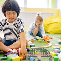 TOYANDONA-train-scene-layout-assembly helps build evolving play scenes
