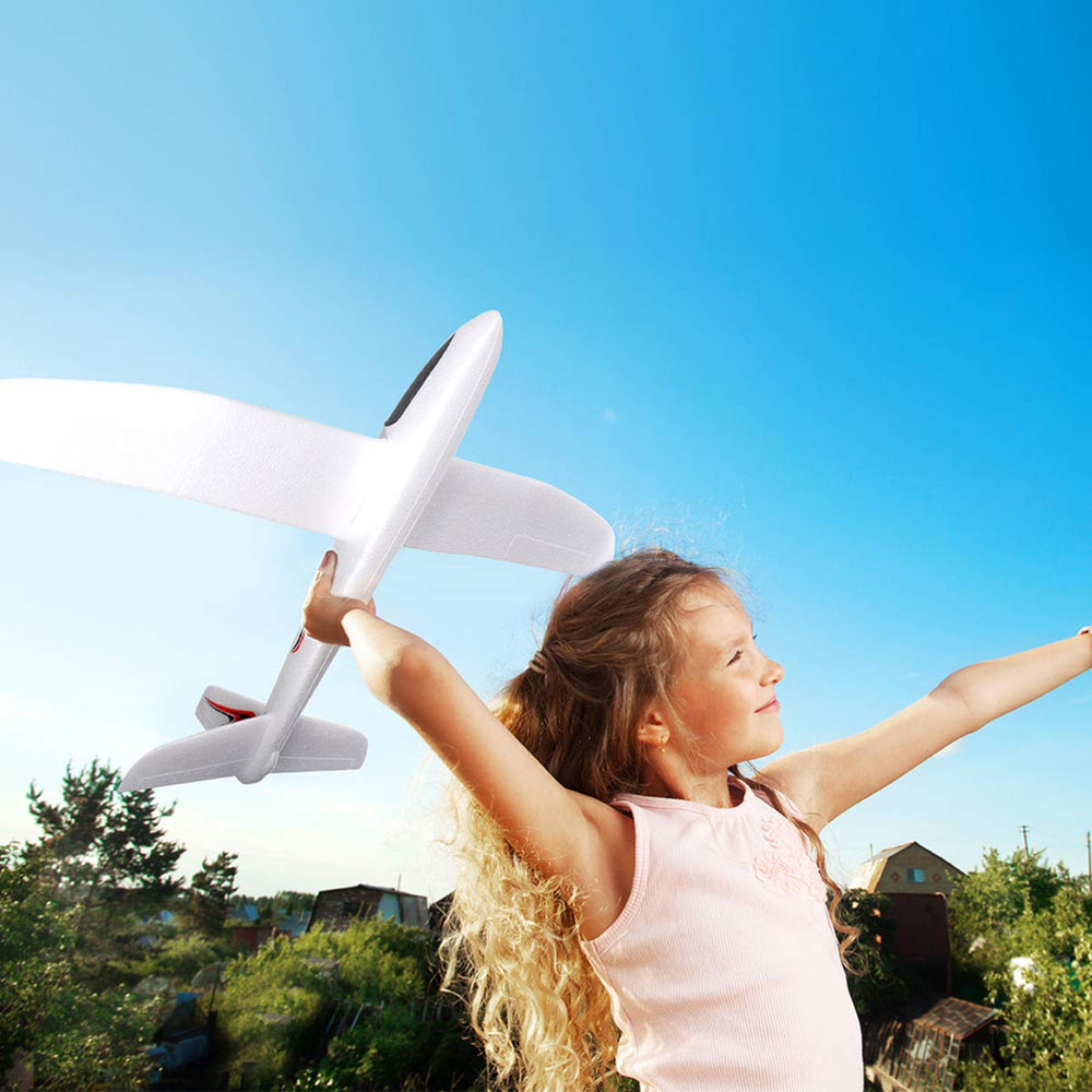 Toyvian foam airplane inverted-flight mode adds playful aerial tricks.