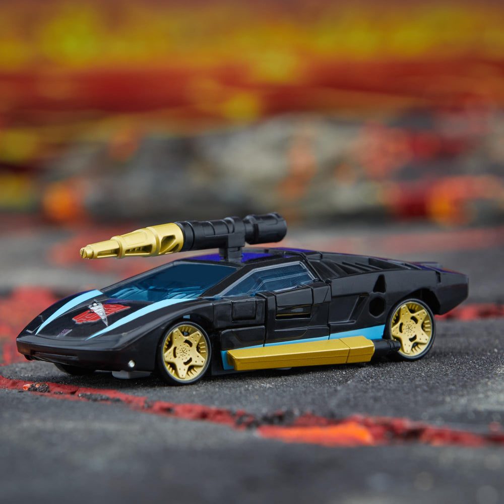Armada Universe Wheeljack stands out as a crossover collectible for fans.