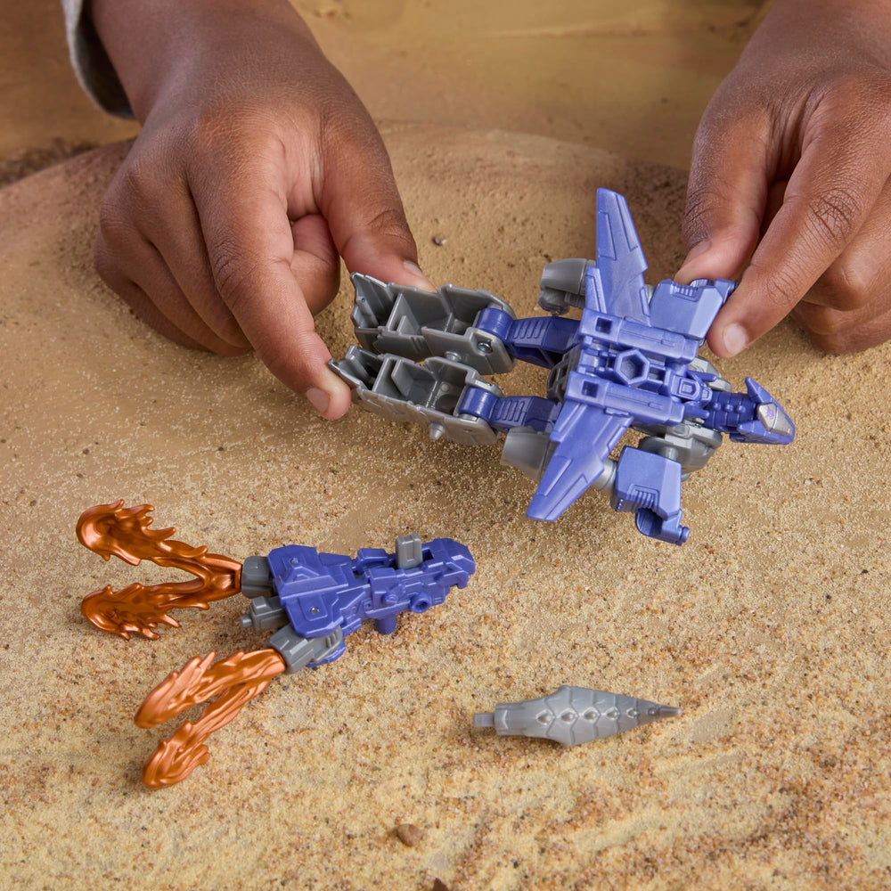 Transformers CYBERWORLD Galvatron 4-inch figure is compact and easy to handle