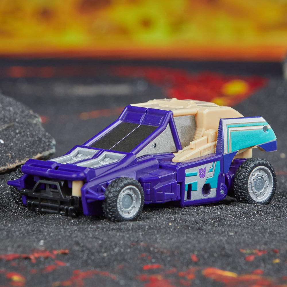 Mayhem Attack Squad accessories with seven blaster pieces.