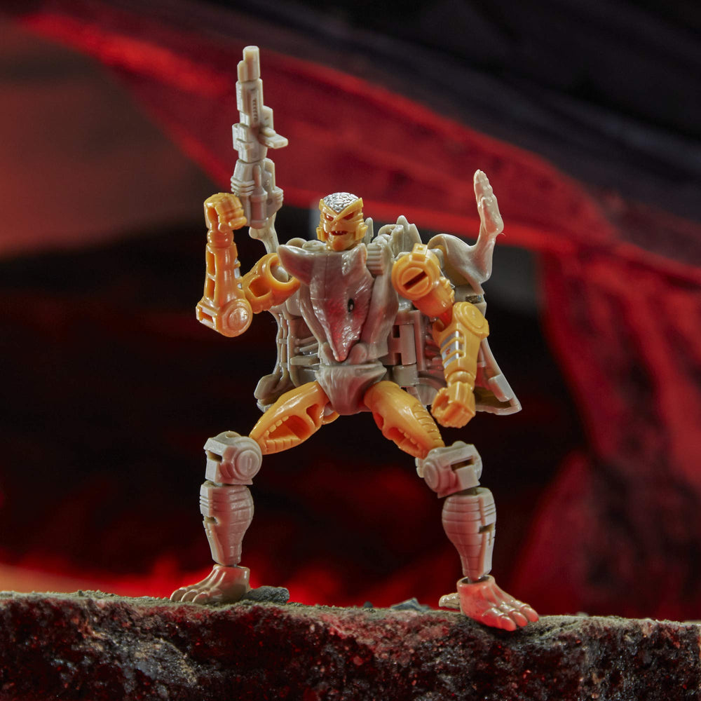 Fusion blaster accessory included for classic Beast Wars action poses.