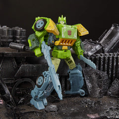 Expandable loadouts pair with other Siege figures for larger battles.