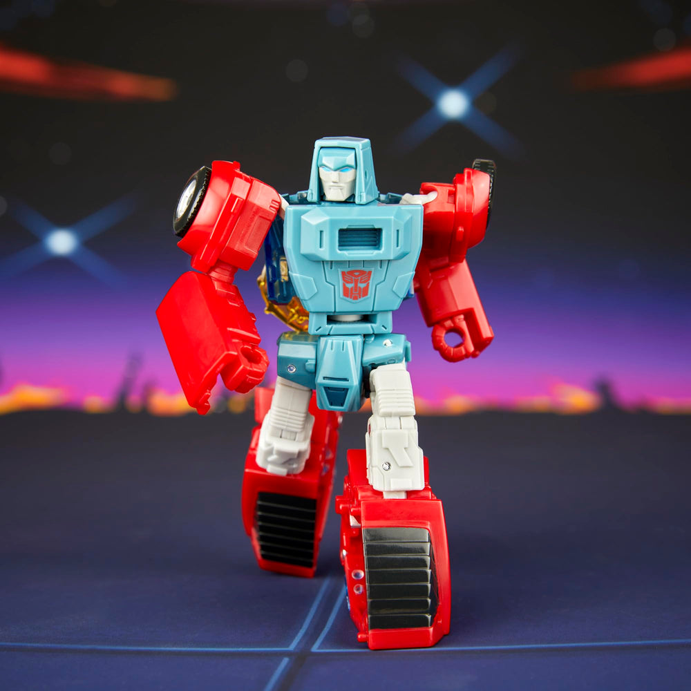 Windcharger figure includes blaster accessory for versatile battles in both modes.