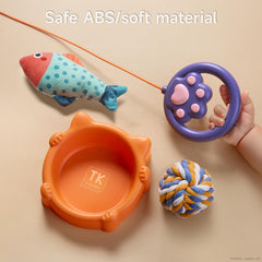 TUMAMA KIDS Toy Cat feeding bowl promotes pretend feeding.