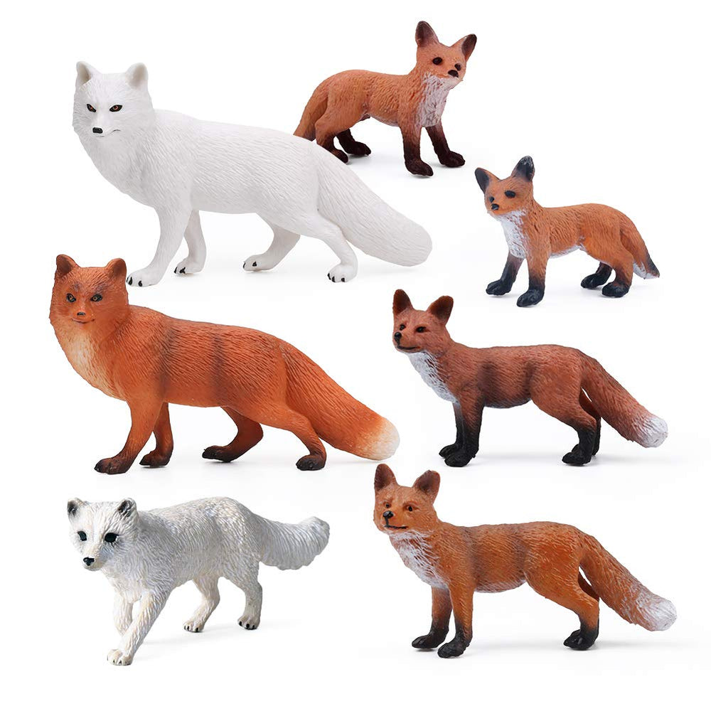 UANDME Arctic fox figure for display and imaginative play sessions.