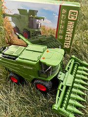 Uarzt 1/24 scale RC harvester invites kids aged 3+ to explore farming.