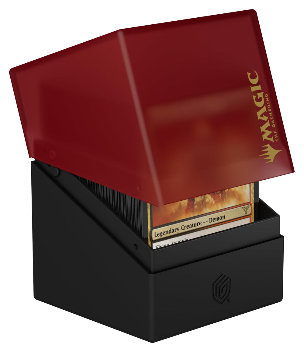 Ultimate Guard Boulder 100+ box open demonstrates sleeve capacity and organization