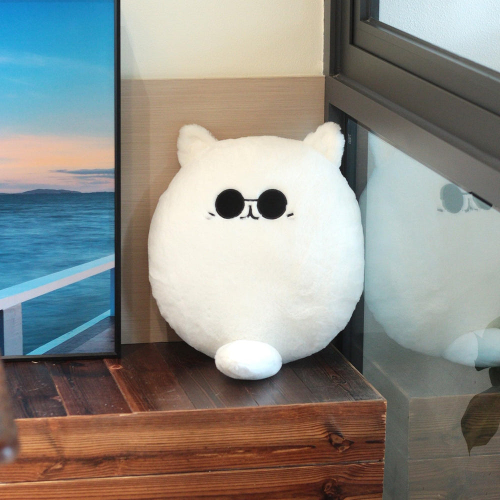 Uomieefy Gojocat plush cosplay-inspired look appeals to anime fans