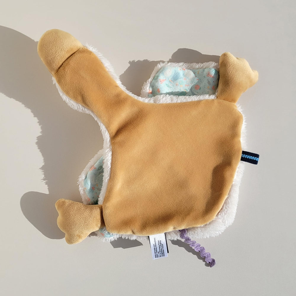 Veronea Helga baby-safe materials offer cozy, comforting texture.
