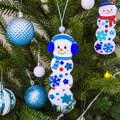Winlyn bead and cord kit for finishing touches on snowman crafts.