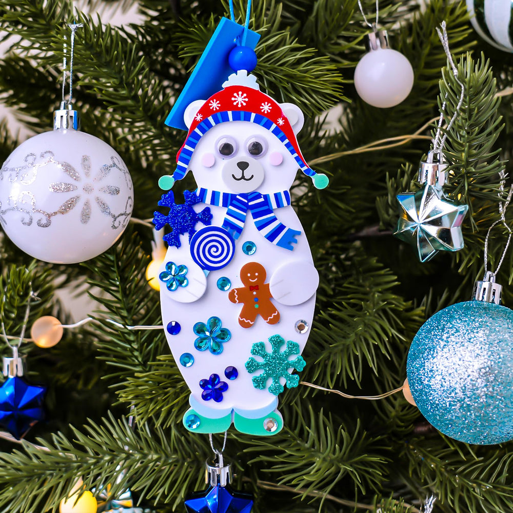 Winlyn polar bear bookmark kit features a small, durable foam base for easy handling.