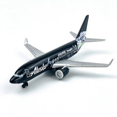 WngAur Alaska model's compact six-inch size fits desks and shelves
