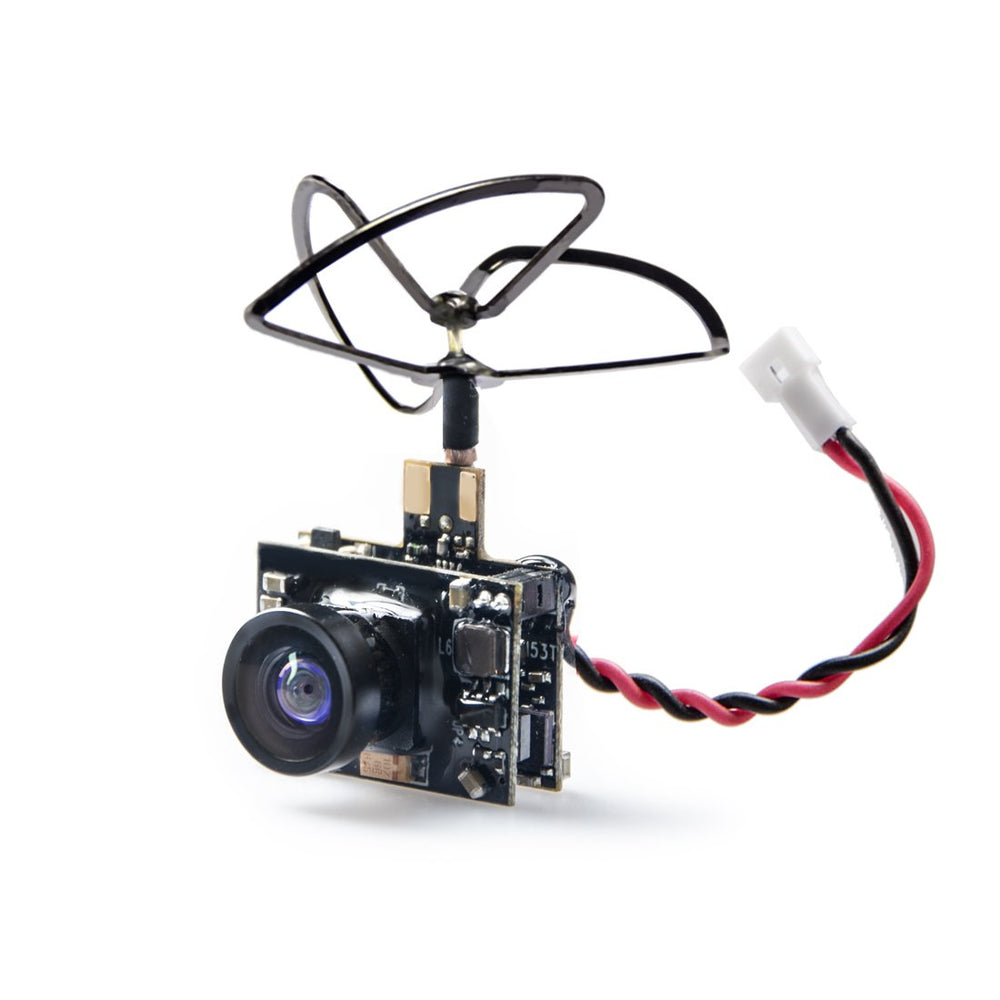 Wolfwhoop WT03 transmitter with Cloverleaf antenna for reliable 5.8 GHz link