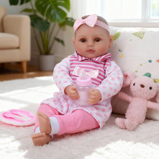 WOOROY 18-inch baby doll face detail for lifelike play and soothing hugs.