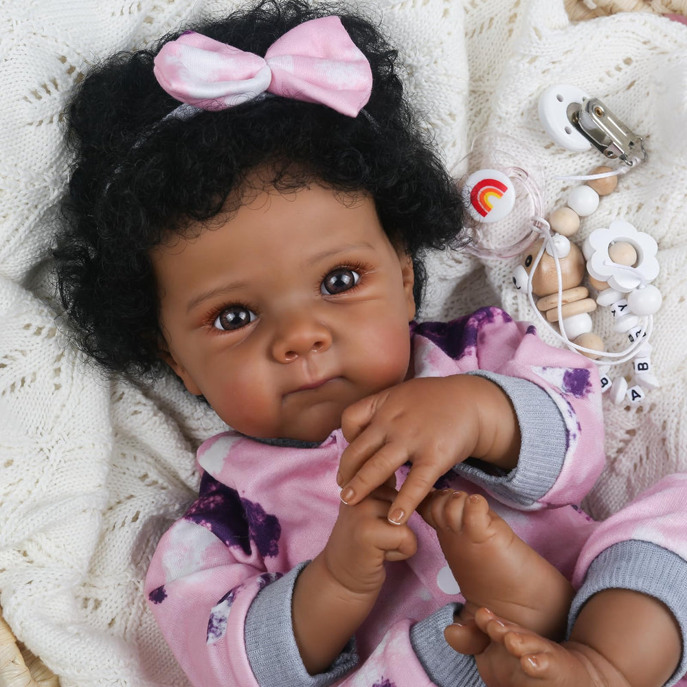 WOOROY 18-inch doll with hand-painted eyelashes for detailed pretend play.