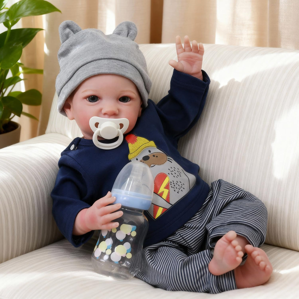 WOOROY Reborn doll with included clothes set for styling.