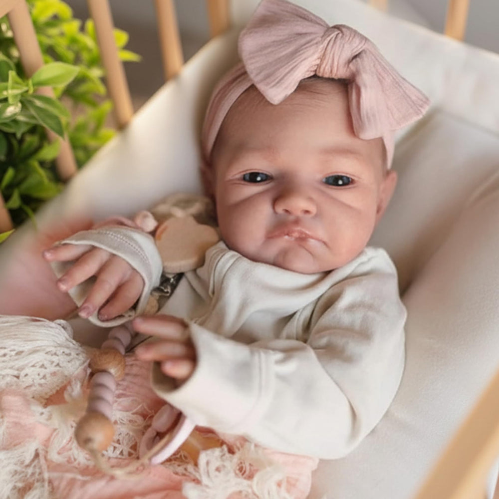 WOOROY Reborn doll face detail with eyelashes enhances lifelike charm for imaginative storytelling