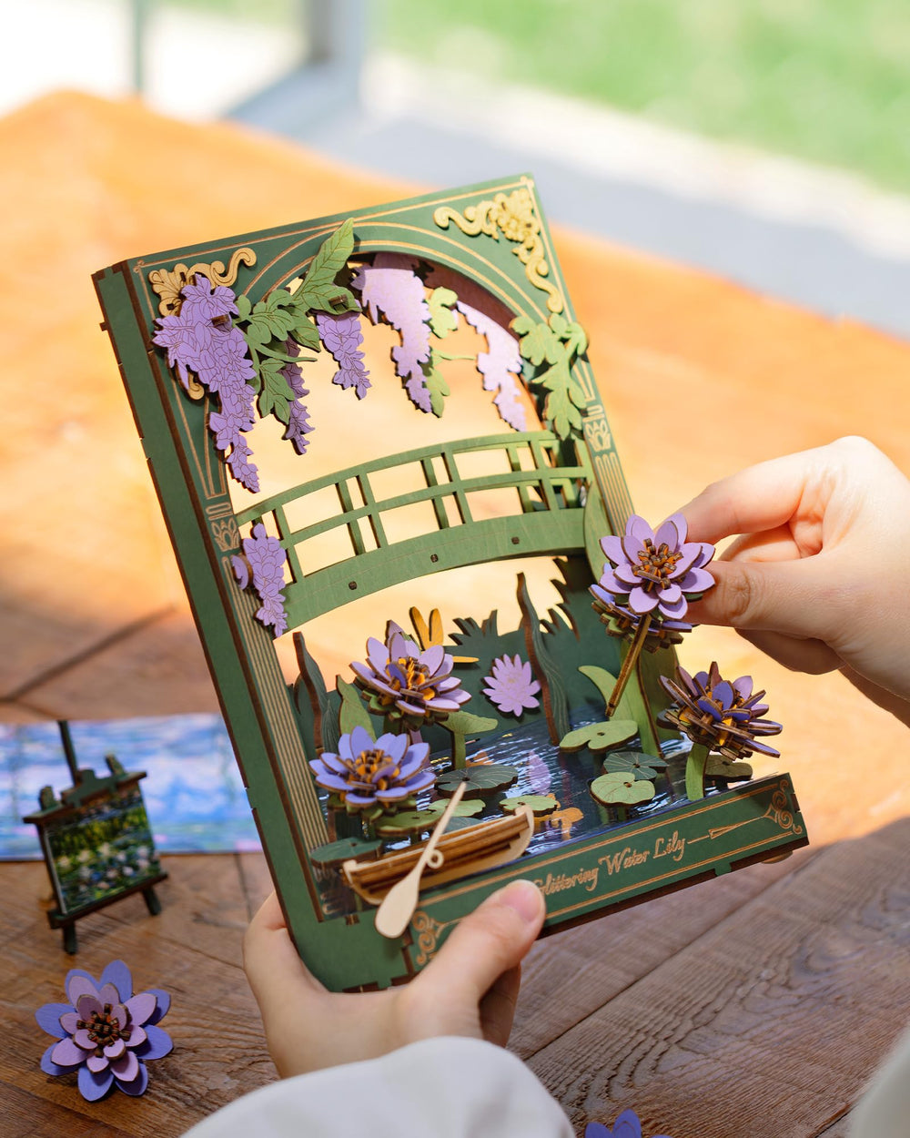 Wowood Monet Water Lily puzzle during assembly promotes mindful relaxation.