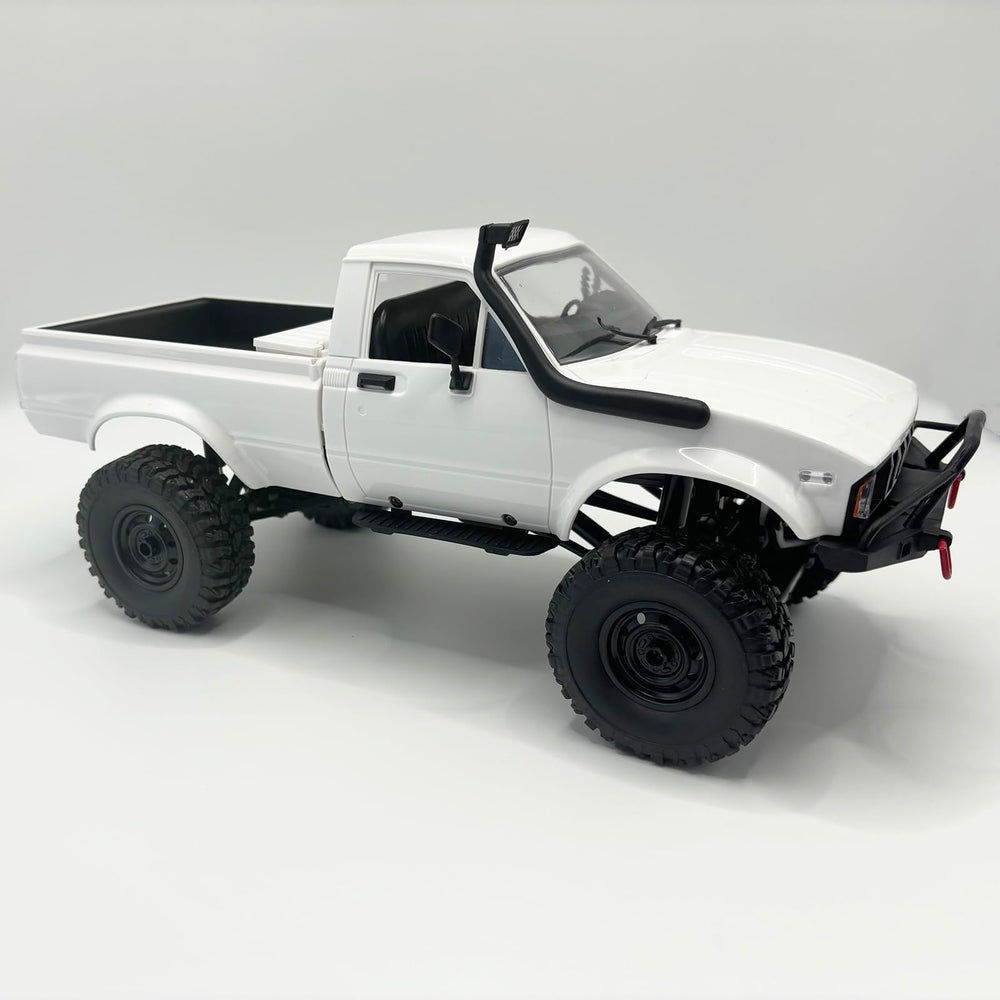 WPLDEWAN C24-1 off-road climb captures rugged adventure moments.