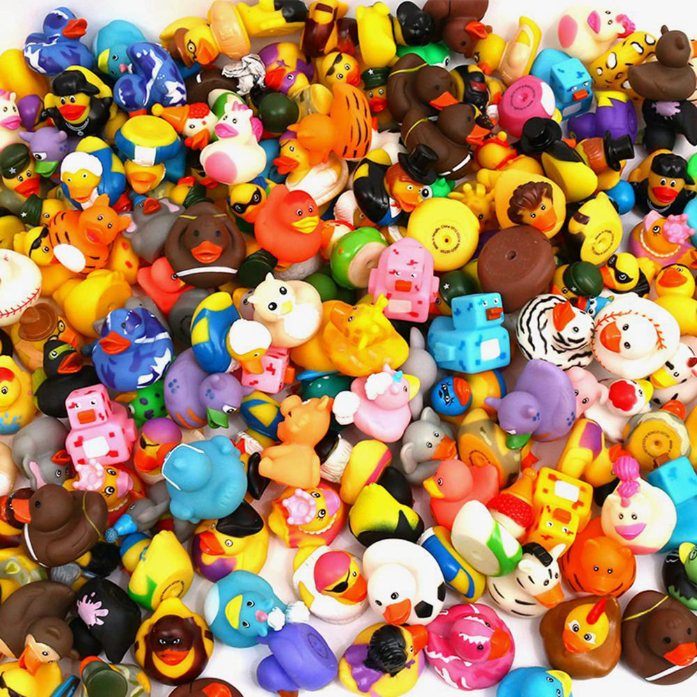 WQTHE rubber ducks birthday party favors for festive bath time and décor.