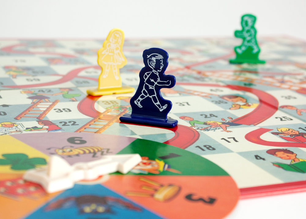 WS Game Company Nostalgia Edition fosters family game night with 2–4 players