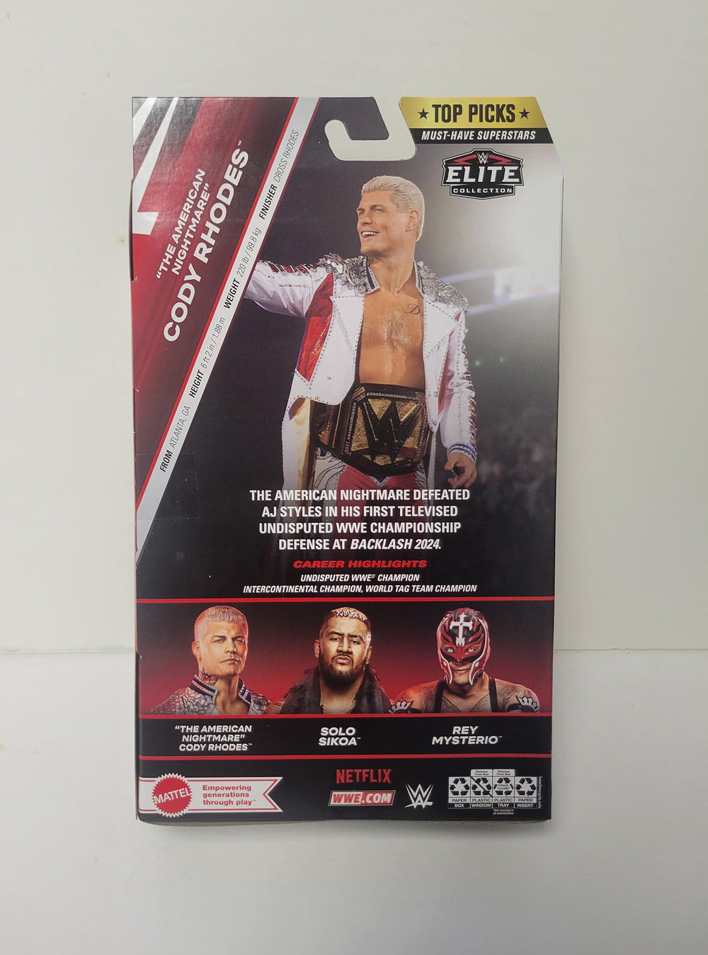 WWE Cody Rhodes accessories include extra hands for dynamic posing options.