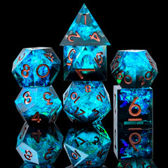 YEMEKO Sharp Edge DND dice set close-up of sharp edges for crisp readability.