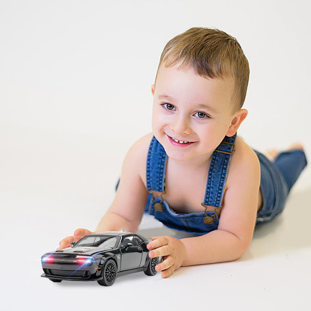 YMHAT 1/32-scale interior details create a realistic miniature driving experience.