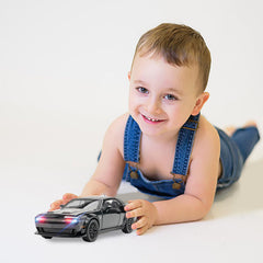 YMHAT 1/32-scale interior details create a realistic miniature driving experience.