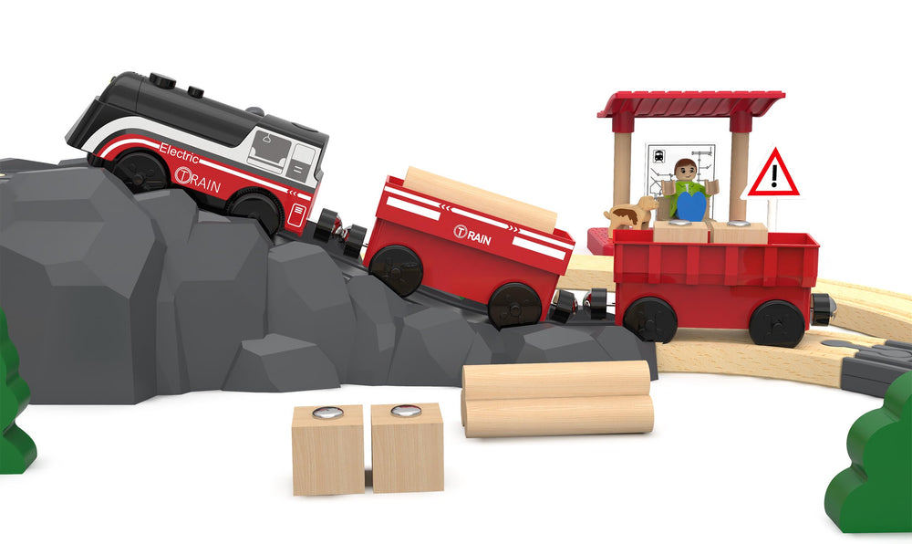 Z MAYABBO train pulls multiple cars for longer journeys.