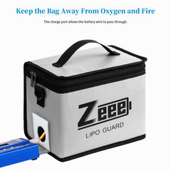 Zeee LiPo Safe Bag dimensions 21.5 x 14.5 x 16.5 cm for roomy storage.