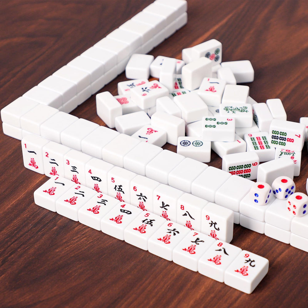 ZGME dice and money chips support smooth scoring and stakes.