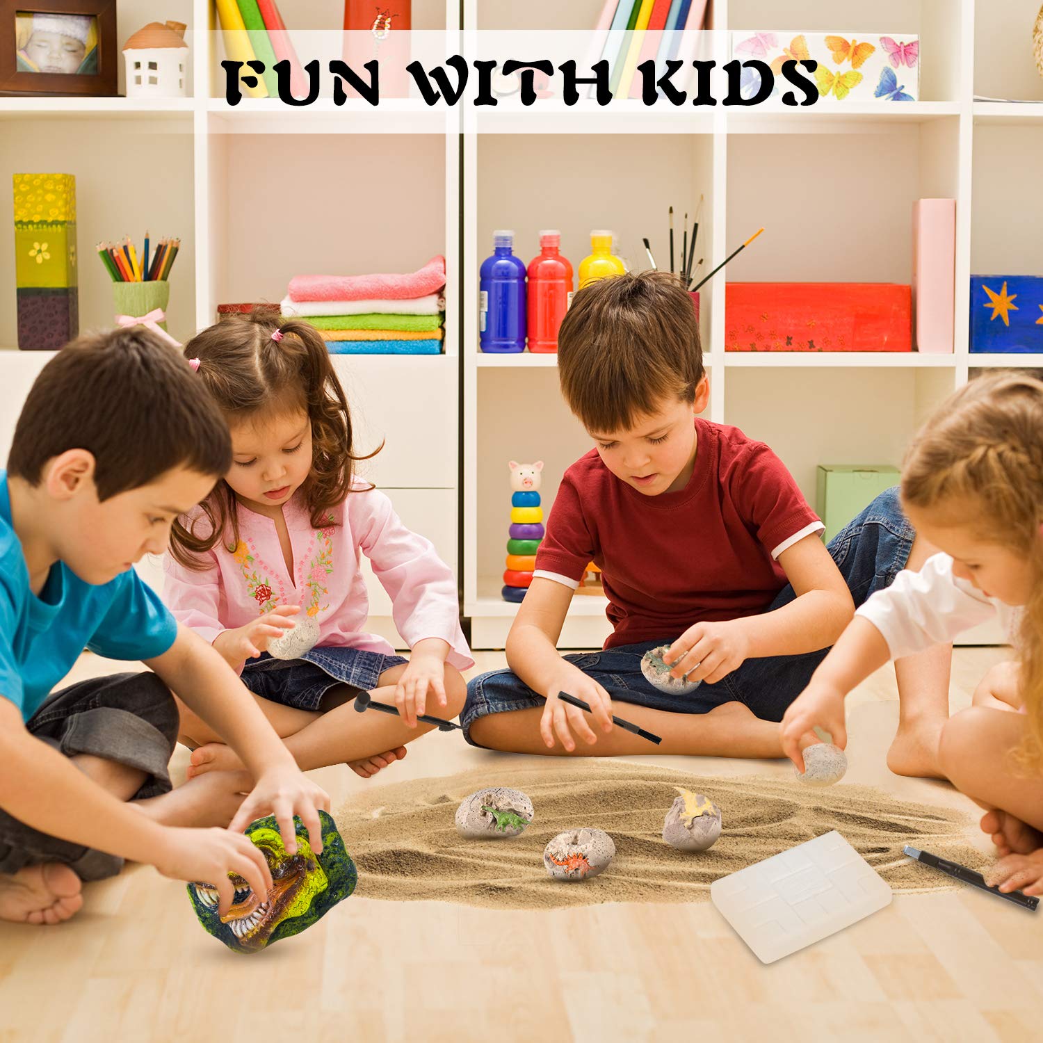 10Leccion magnifier glass helps examine fossils with detail.