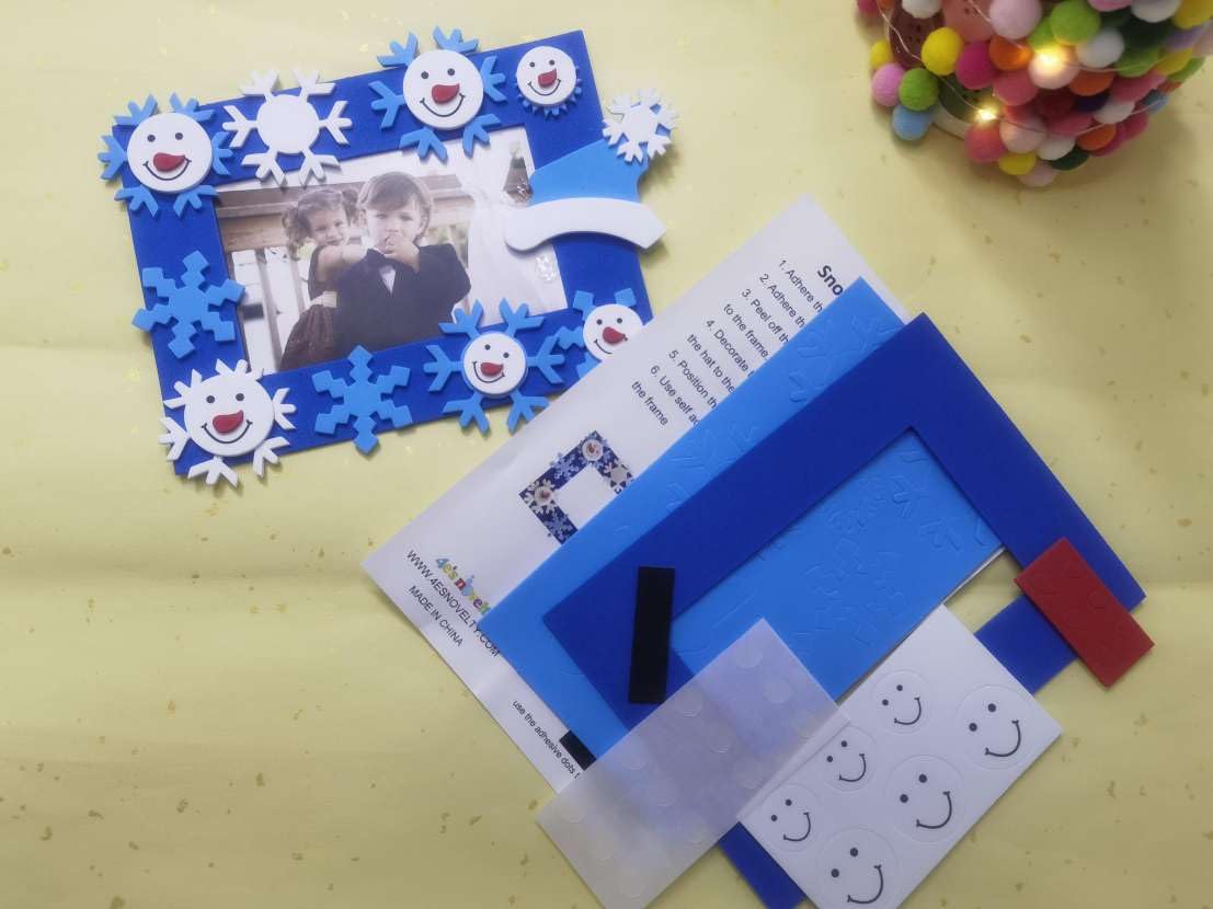 4E's Novelty complete craft showcases a ready-to-hang final piece