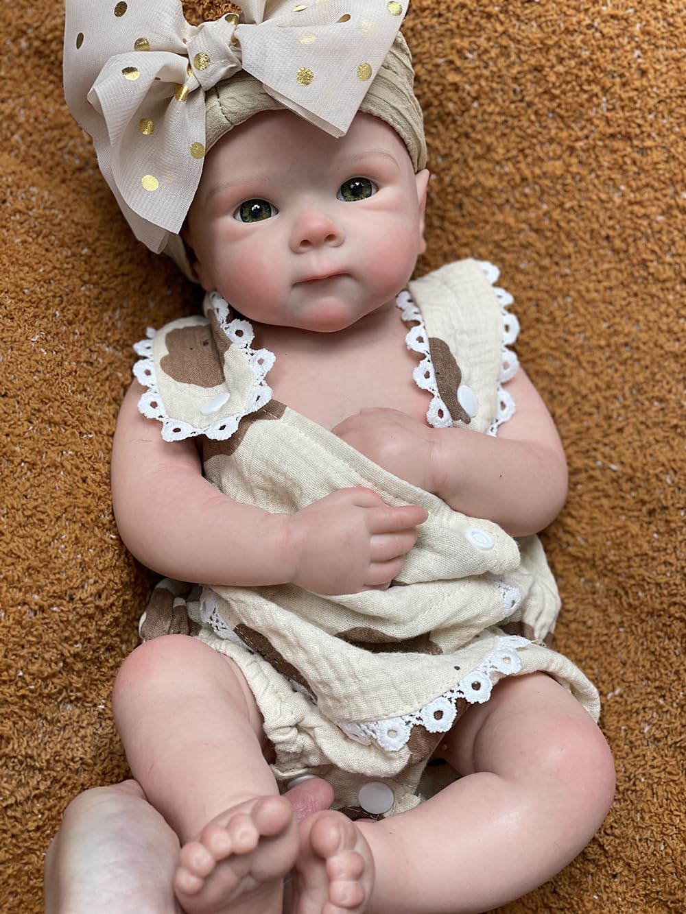 Abenduot Bettie Girl Doll weighted body enhances real-life feel.