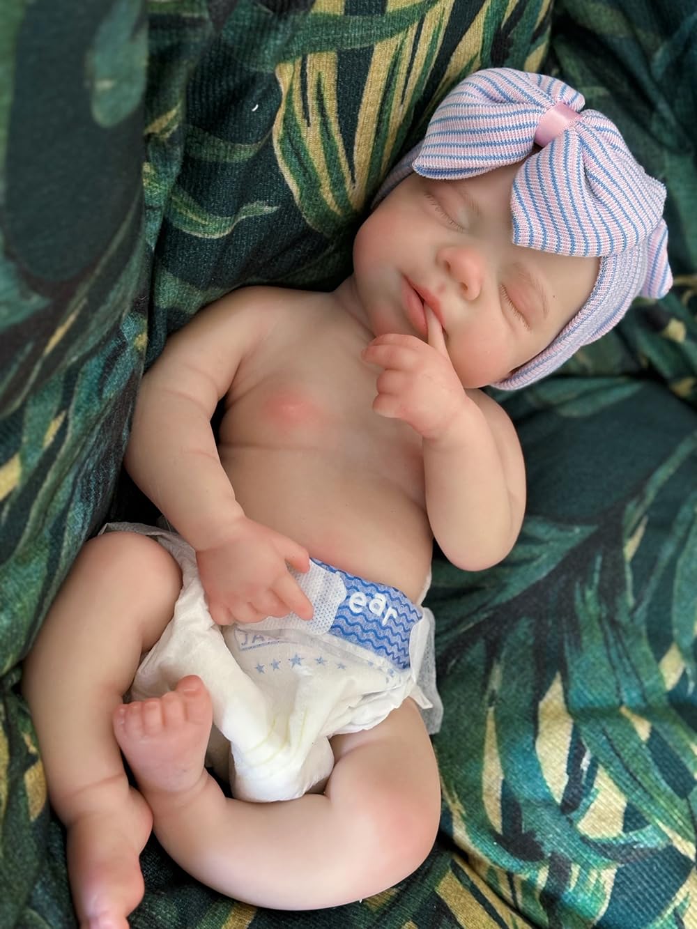 Abenduot easy-care silicone doll with powder-based maintenance
