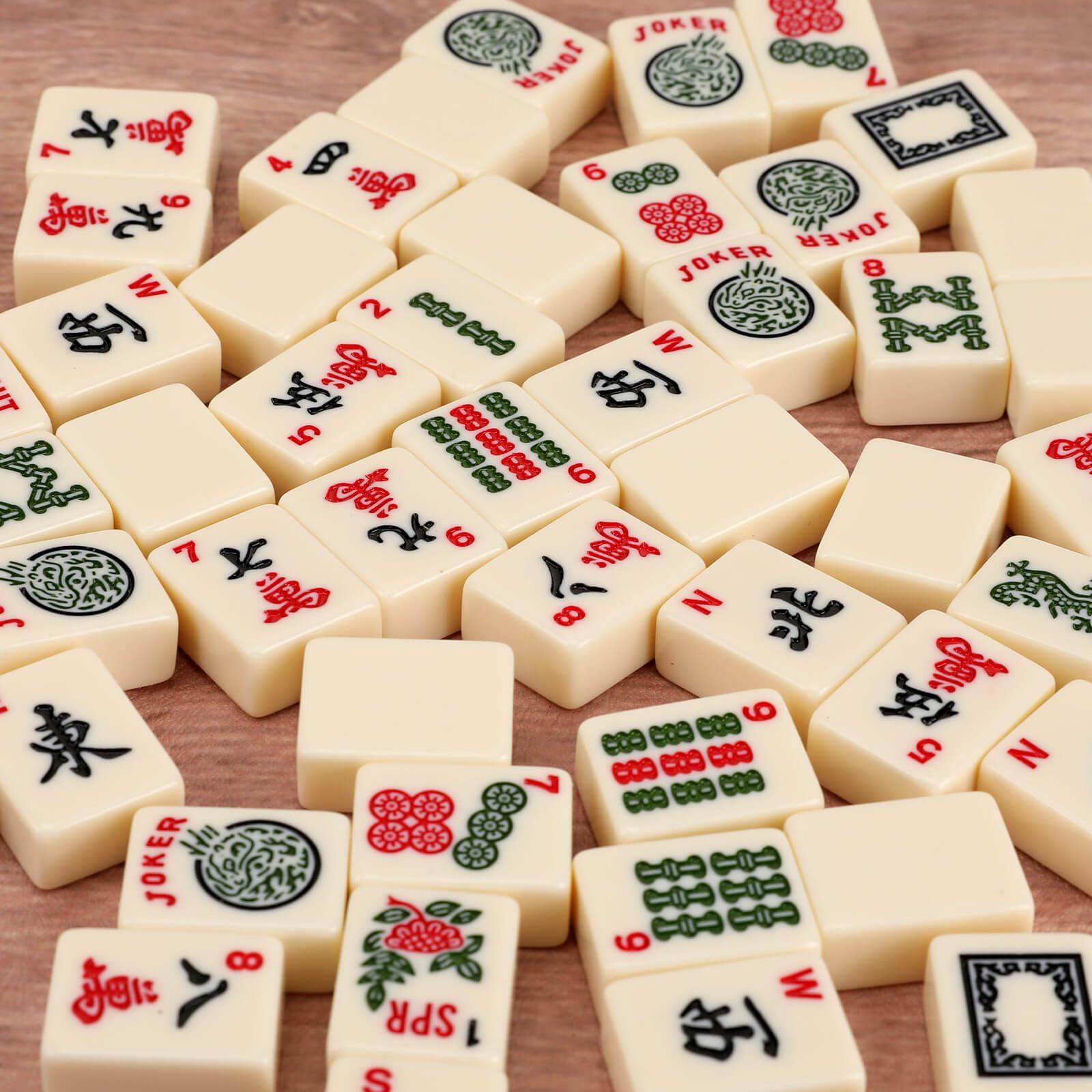 Aceshmir American Mahjong set ideal for family gatherings and game nights