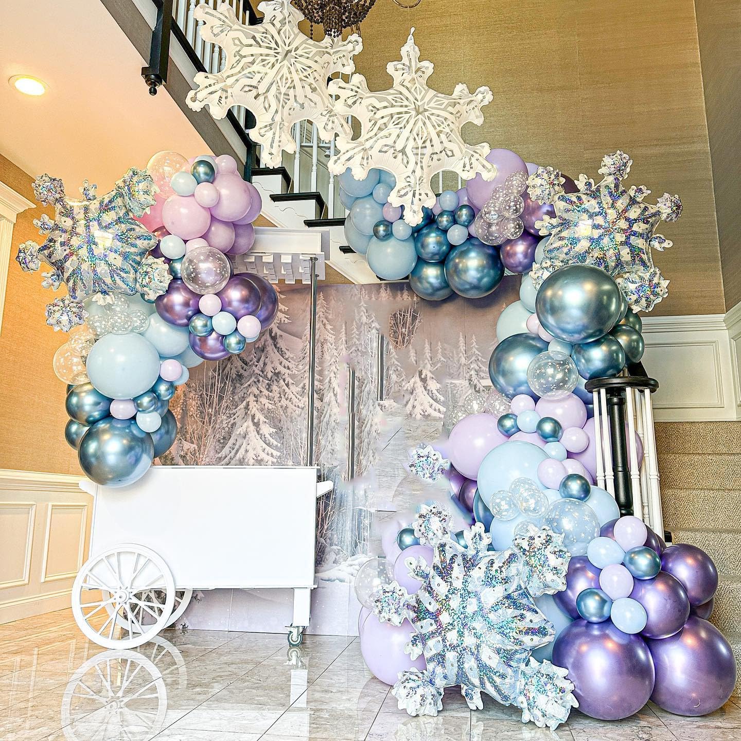 ADOINBY blue explosion star balloons provide festive focal points