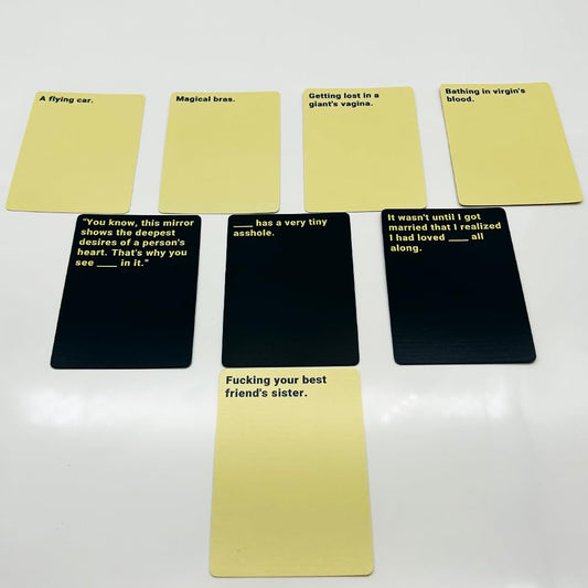 Againt Crimes Potter Edition: 600 cards spread on the table for quick setup and variety.