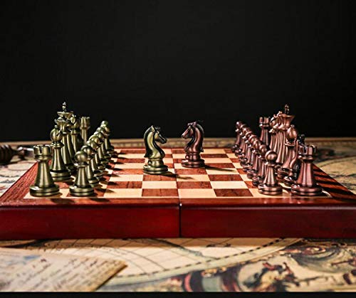 Agirlgle chrome and gold chess pieces catch the eye during play sessions.
