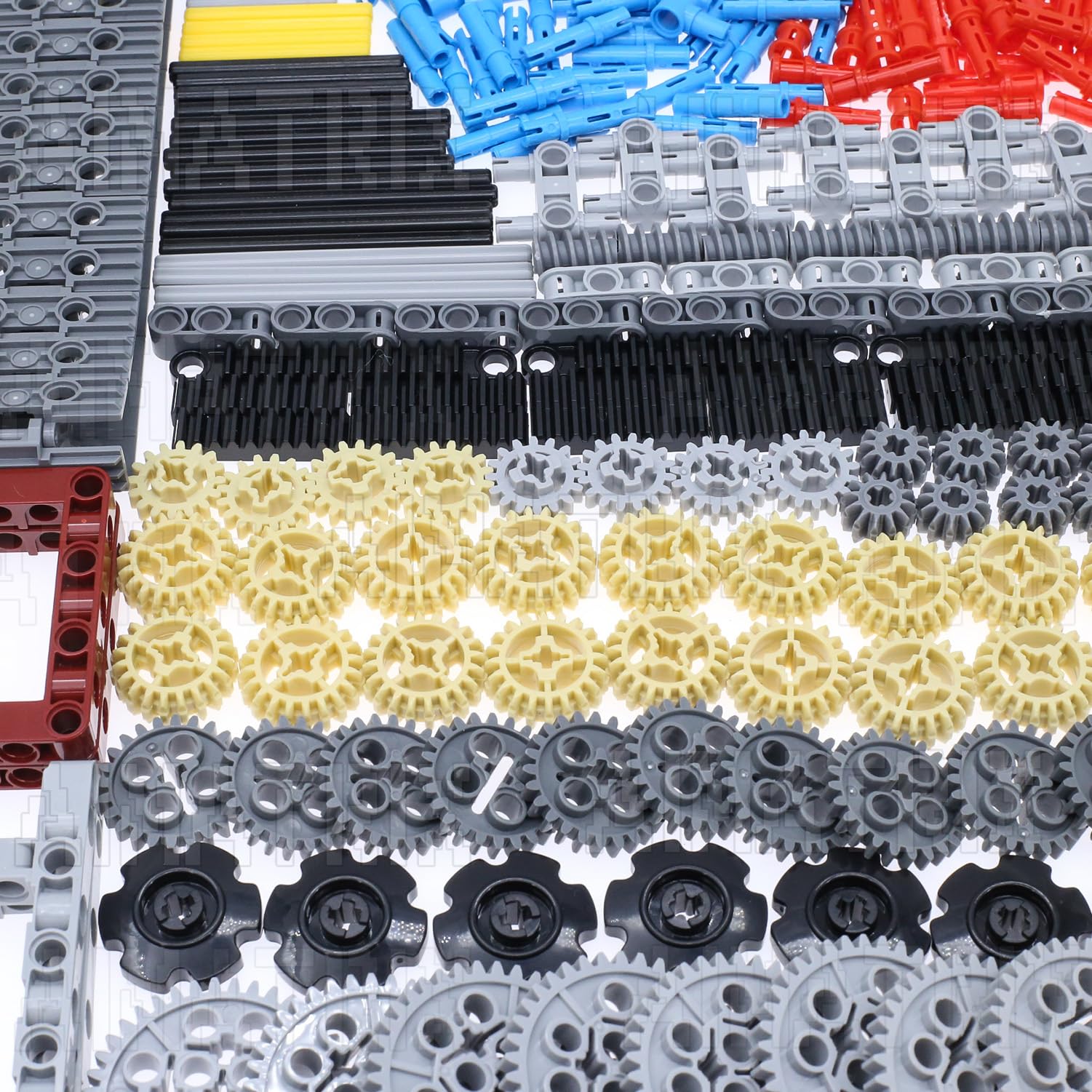 AIMATRIX 899Pcs Technic car tracks and tires for dynamic builds.