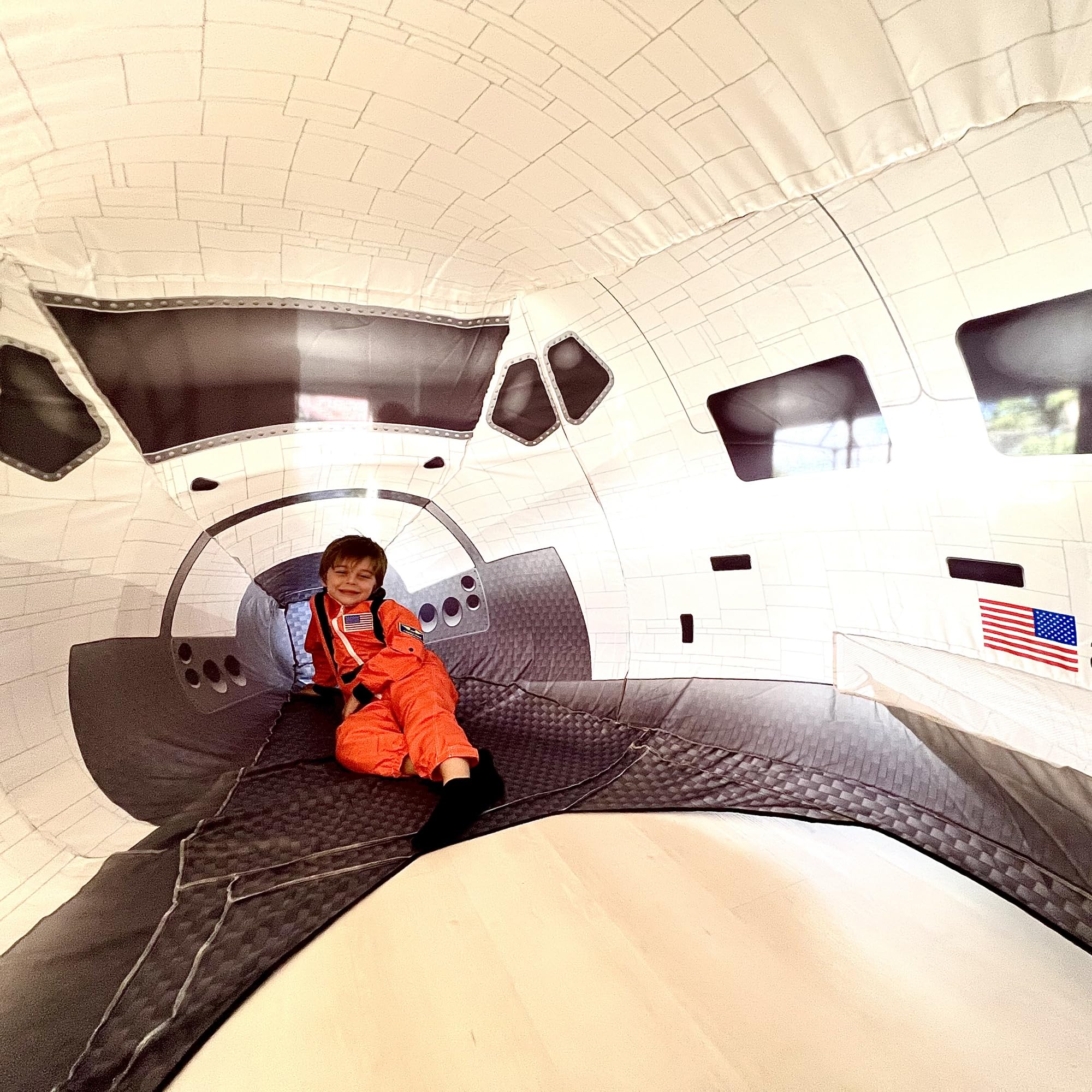 Air Fort Space Shuttle carrying bag and fan tabs for easy transport.