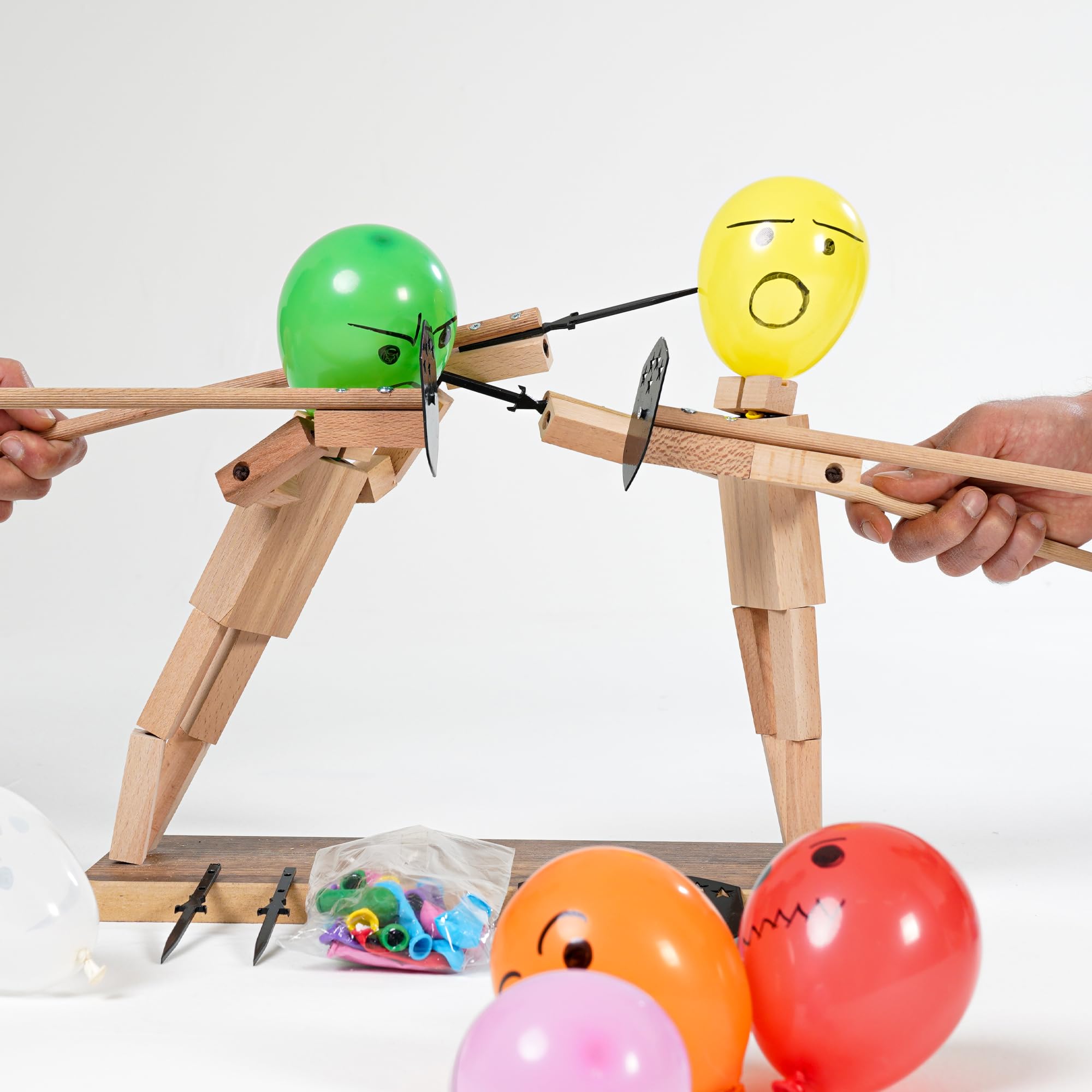 Akargol XL family-friendly outdoor game suitable for gatherings and celebrations.