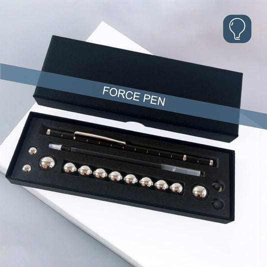 AKUTAIN Fidget Pen demonstrates strong magnetic connections for quick reshaping.