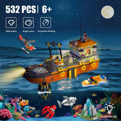 AKWME City Ocean Explorer submarine ready for underwater exploration play.