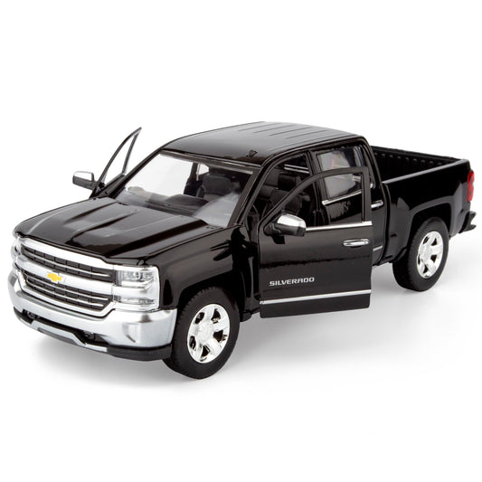 All Star Toys Silverado 2018 interior detail reveals realistic seating and controls.
