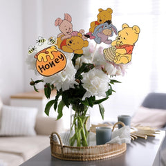 ALNGFUIK glitter card stock centerpieces create a sparkling display.
