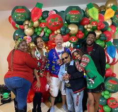 ANYMONYPF red latex balloons add bold pops and classic Christmas vibes.