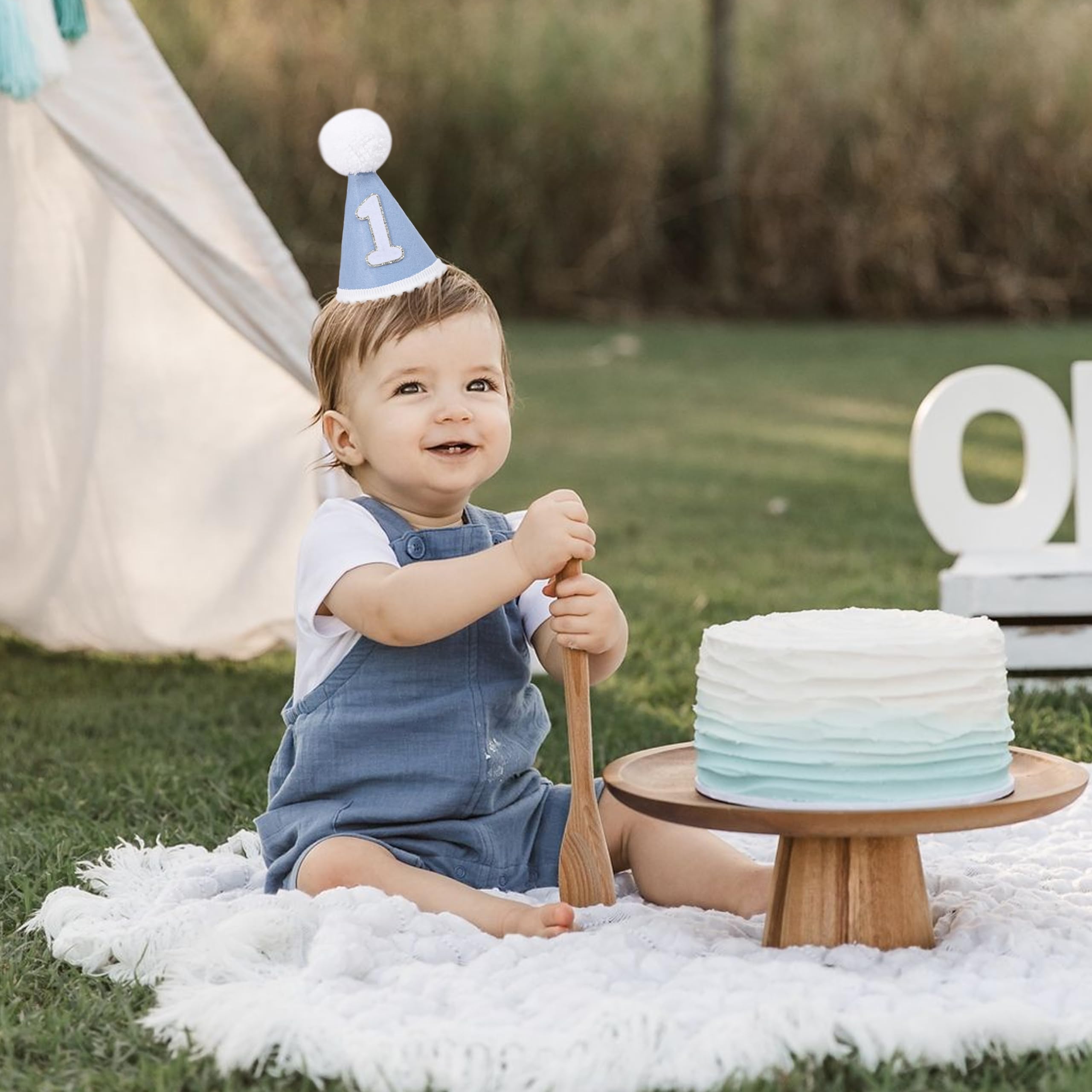 AOQURE baby cake smash hat, colorful and festive for photo moments.